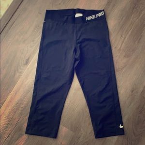 Nike pro capris